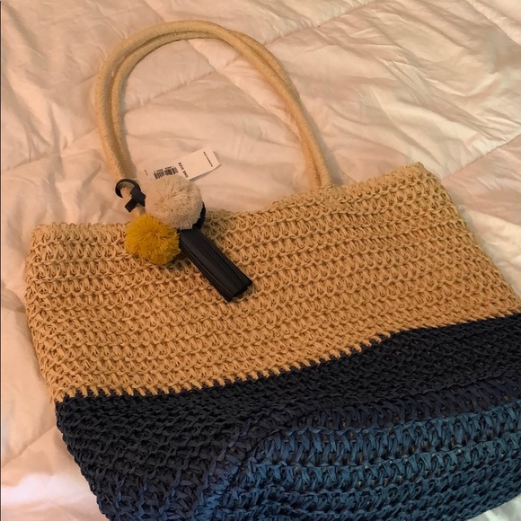 Nwt Navy and natural straw tote bag. - Picture 4 of 4